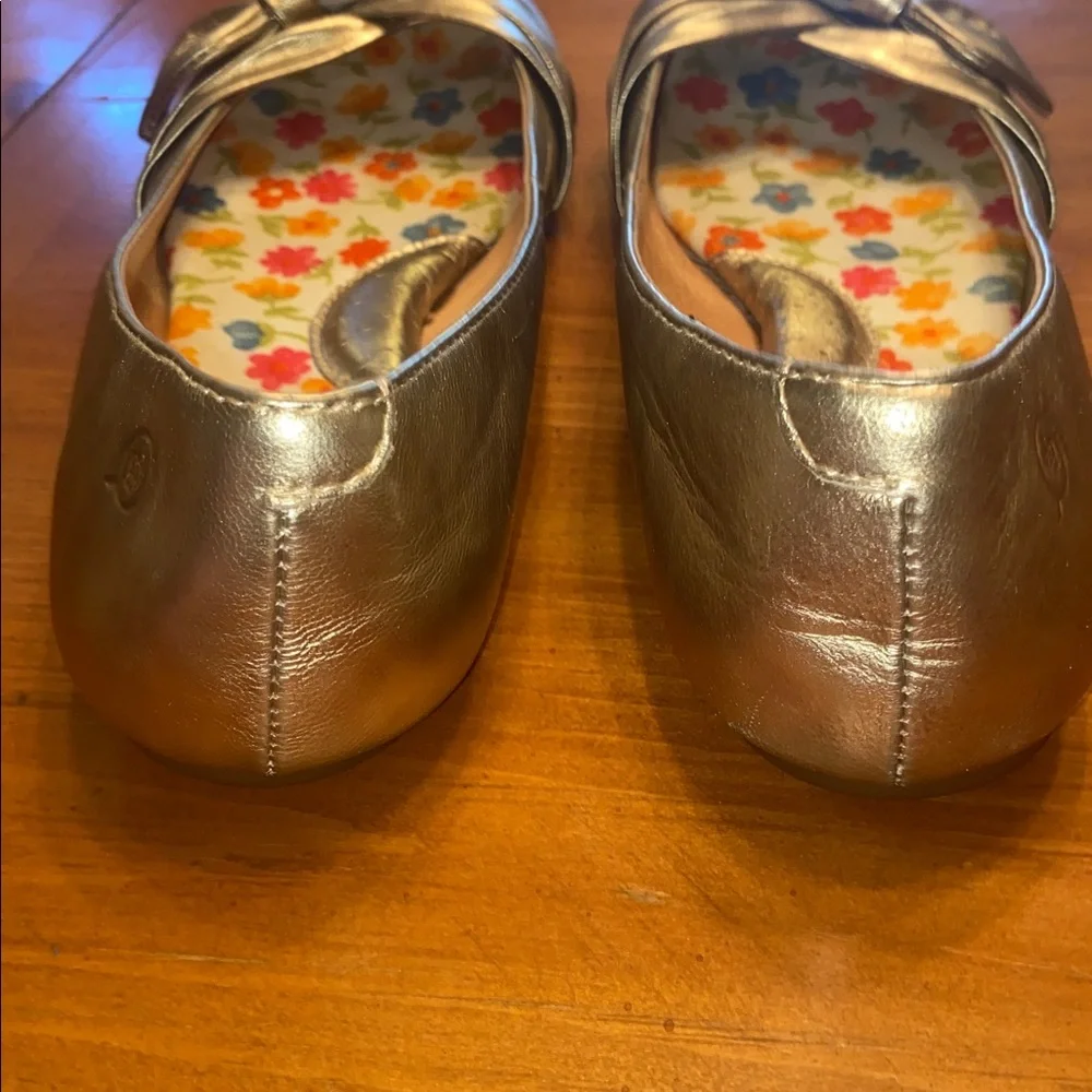 Born Molly Gold Bow Round Toe Leather Ballet Flats Metallic Slip On size 8.5